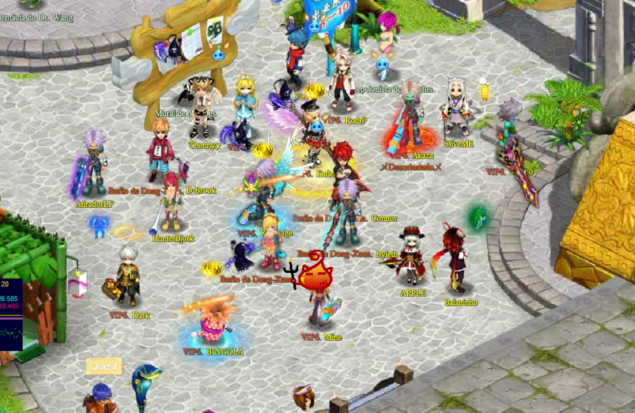 Integrantes da Visages reunidos na praça de Magic Campus
